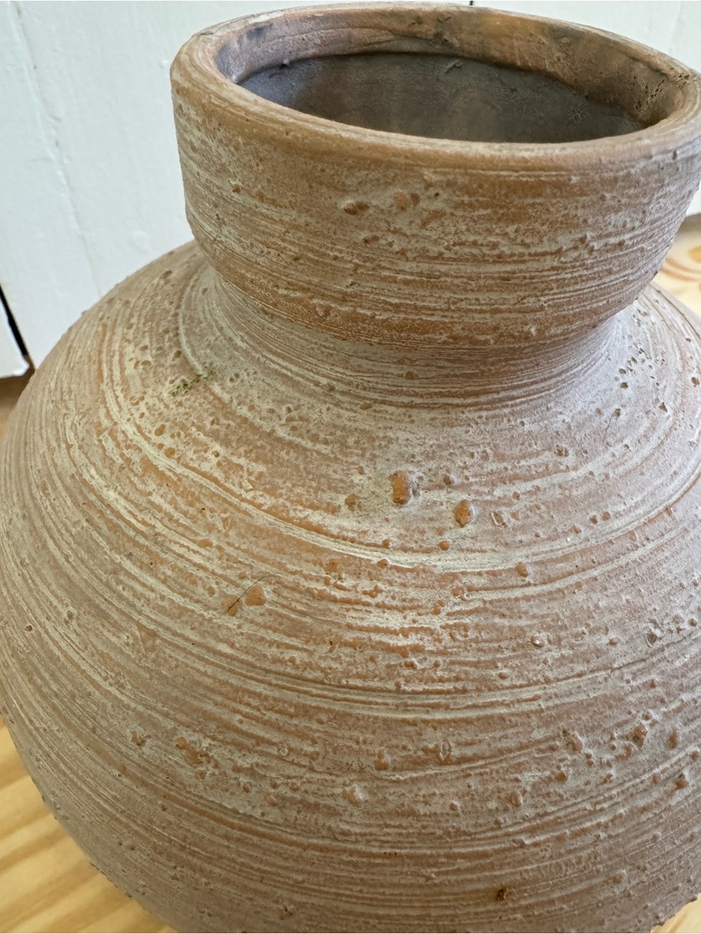 Round Ceramic Pot - Picture 2 of 5
